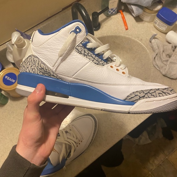 Jordan 3 size 10.5 - Picture 3 of 5